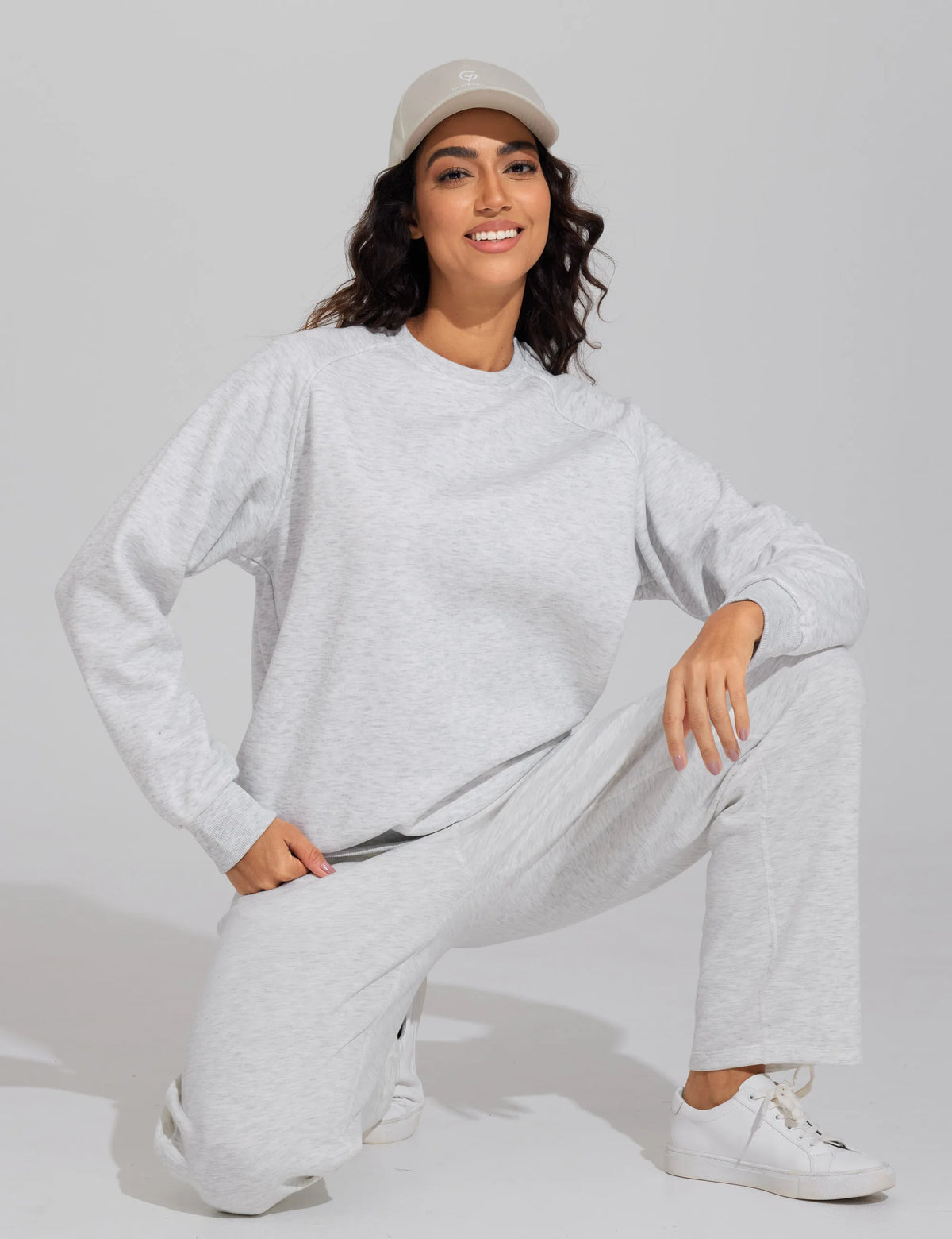 The Gym People Women Long Sleeve Fleece Crewneck Sweatshirt